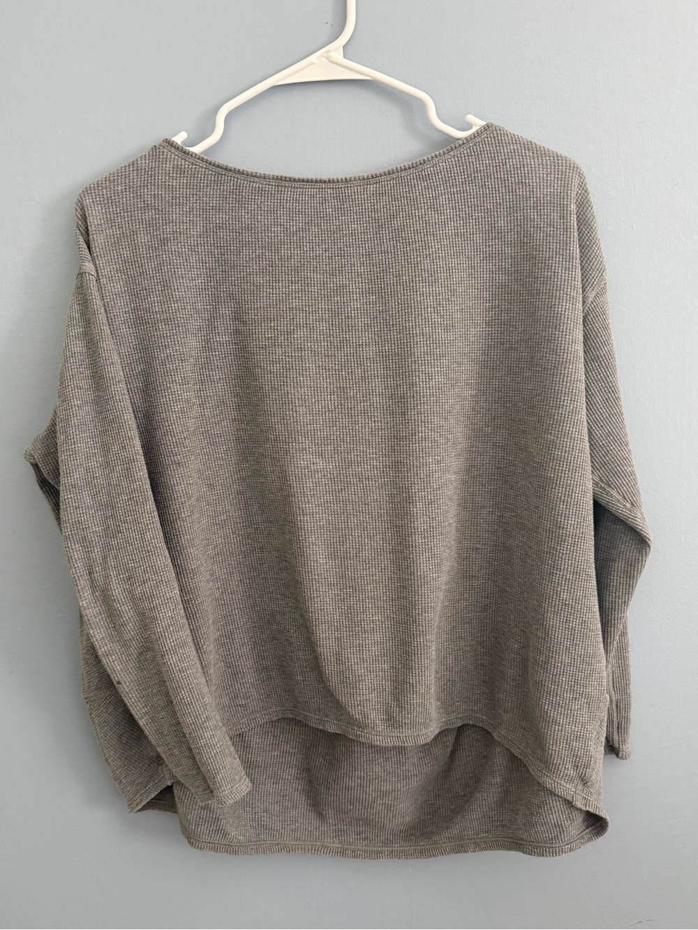 Lululemon Gray Waffle Knit Back in Action - Picture 3 of 9